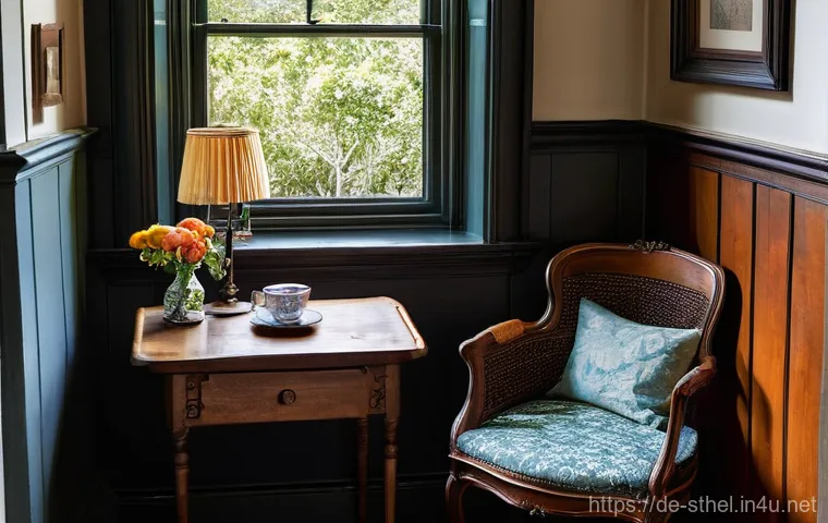 세인트헬레나 호텔 리스트 - **"A beautifully restored, historic Victorian guesthouse in Jamestown, St. Helena. The image capture...